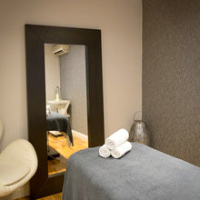 Load image into Gallery viewer, Known to locals as The Best Salon in Cobham, Surrey